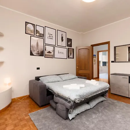 Spazioso Trilocale 6 Posti Letto A 10 Minuti Da Torino Con Box Auto Incluso 公寓 *